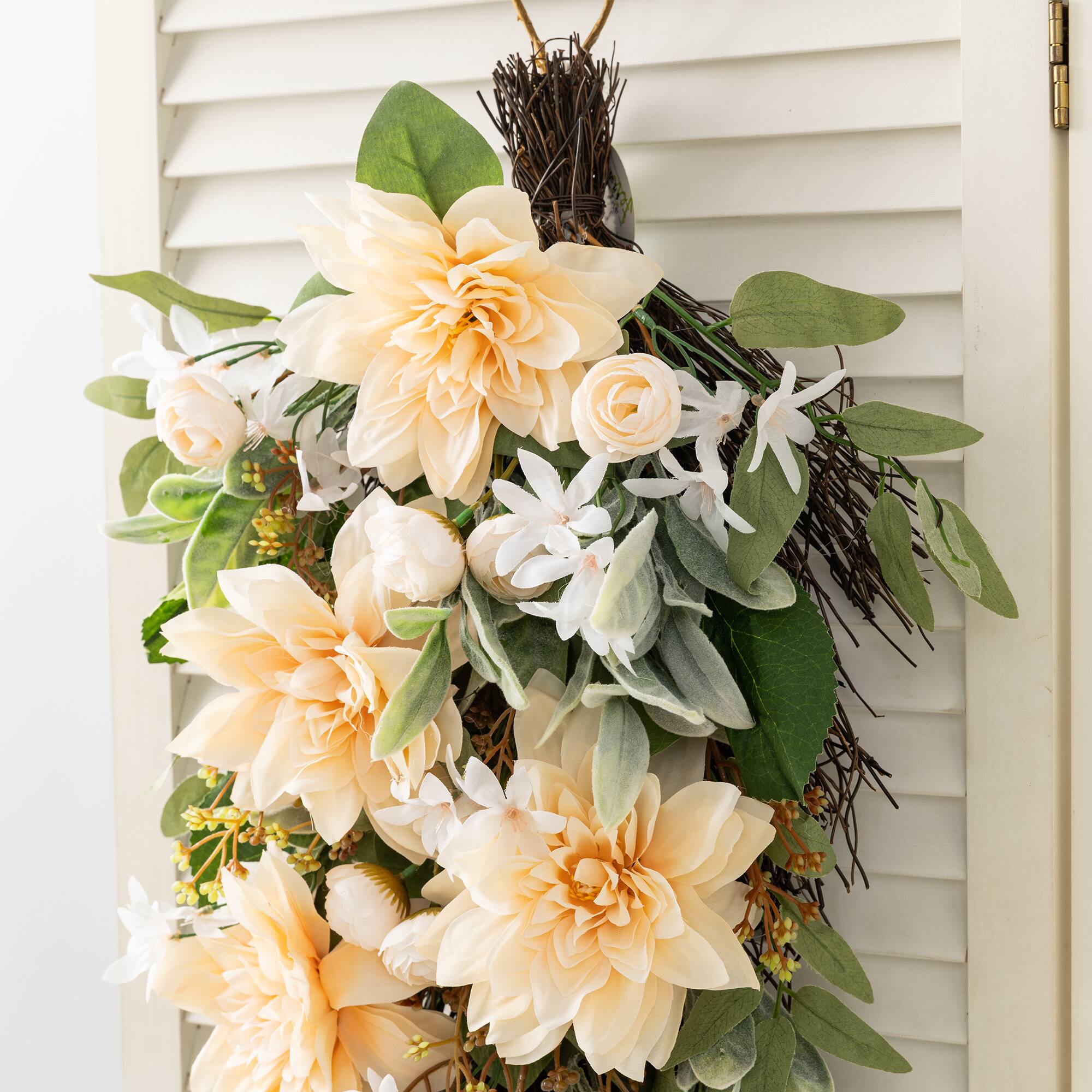 Glitzhome® 28" Peach Dahlia Floral Teardrop